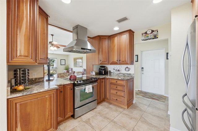 8342 W LAKE MARION ROAD, Haines City, FL 33844