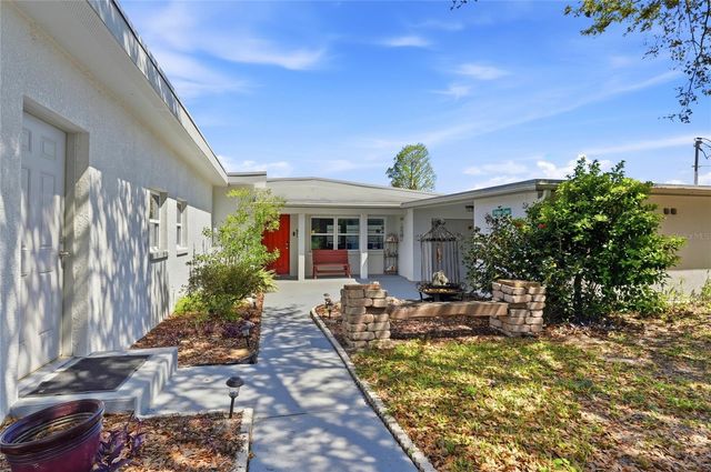 8342 W LAKE MARION ROAD, Haines City, FL 33844