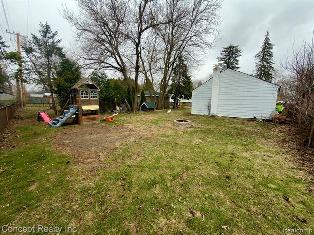 29154 Van Riper Street, Flat Rock, MI 48134