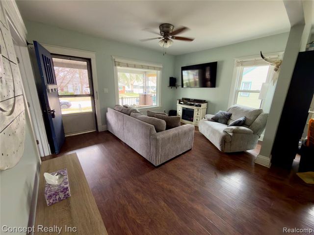 29154 Van Riper Street, Flat Rock, MI 48134