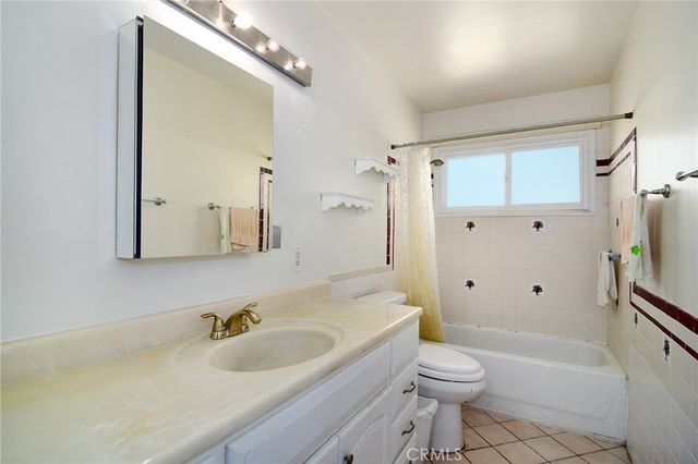 23001 Vanowen Street, West Hills, CA 91307