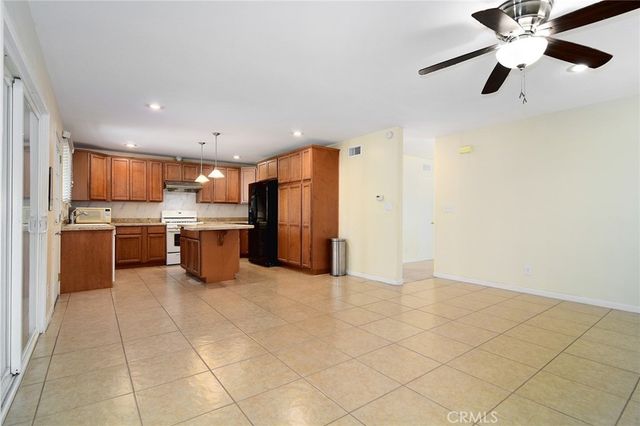 23001 Vanowen Street, West Hills, CA 91307