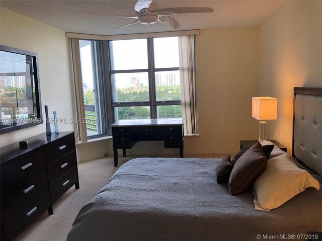 3530 Mystic Pointe Dr 1008, Aventura, FL 33180