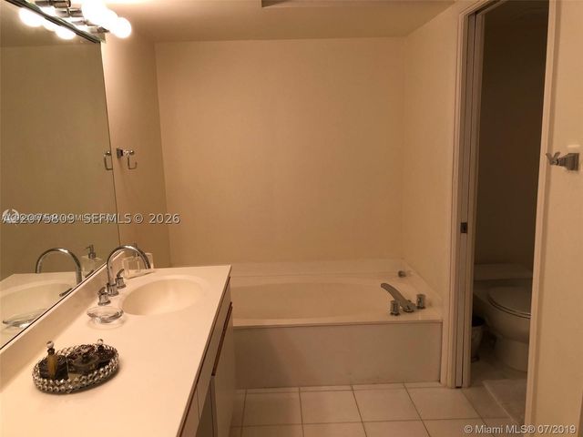 3530 Mystic Pointe Dr 1008, Aventura, FL 33180