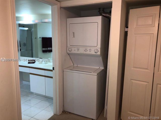 3530 Mystic Pointe Dr 1008, Aventura, FL 33180