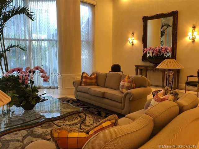 3530 Mystic Pointe Dr 1008, Aventura, FL 33180