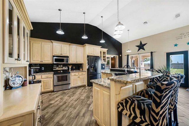 15897 W Gore Blvd, Cache, OK 73527