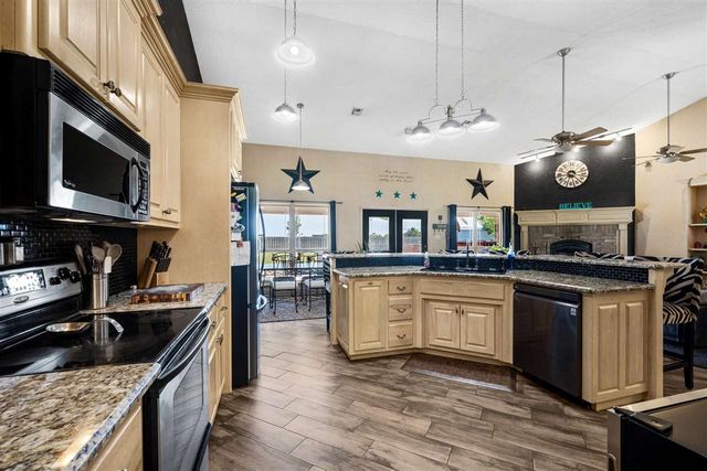 15897 W Gore Blvd, Cache, OK 73527