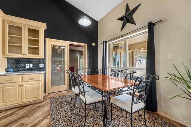15897 W Gore Blvd, Cache, OK 73527
