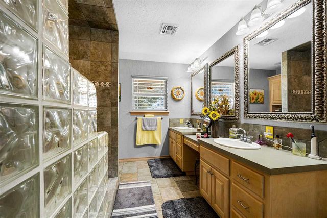 15897 W Gore Blvd, Cache, OK 73527