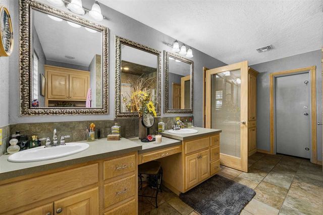 15897 W Gore Blvd, Cache, OK 73527
