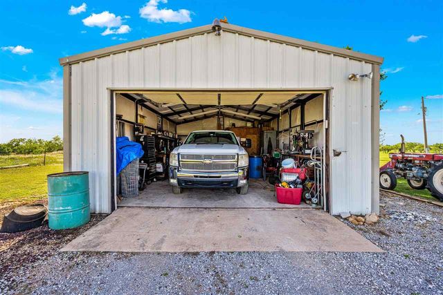 15897 W Gore Blvd, Cache, OK 73527