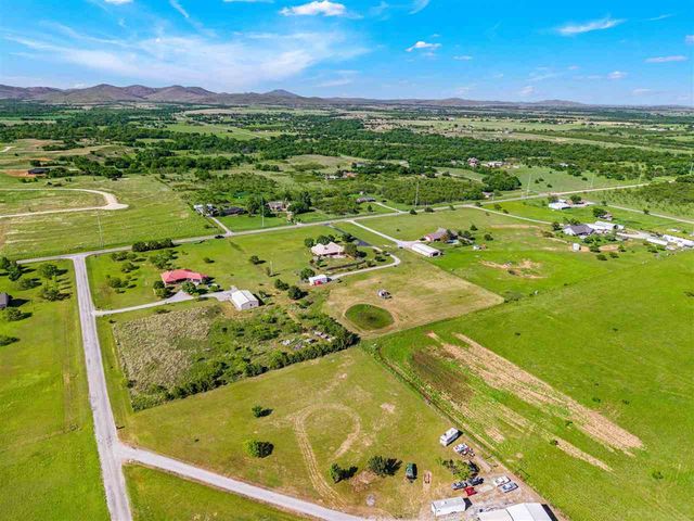 15897 W Gore Blvd, Cache, OK 73527