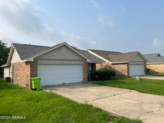 230 Armentine Cove, Breaux Bridge, LA 70517