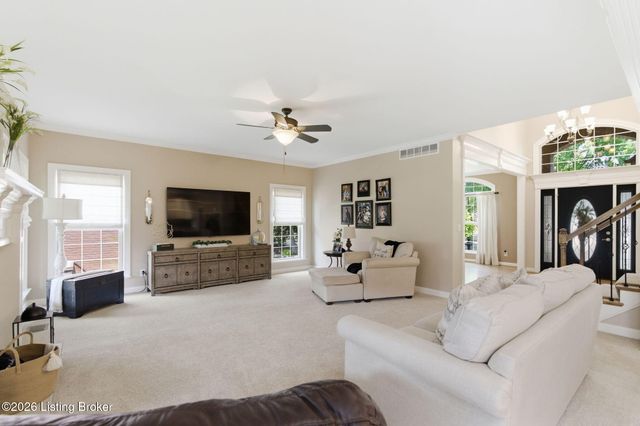 11037 Perwinkle Ln, Louisville, KY 40291
