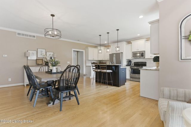 11037 Perwinkle Ln, Louisville, KY 40291