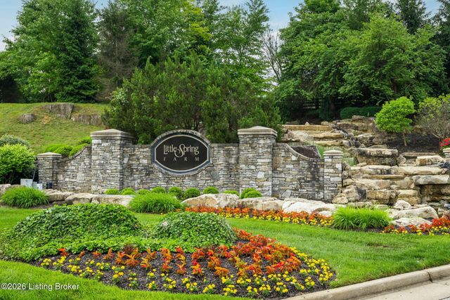 11037 Perwinkle Ln, Louisville, KY 40291