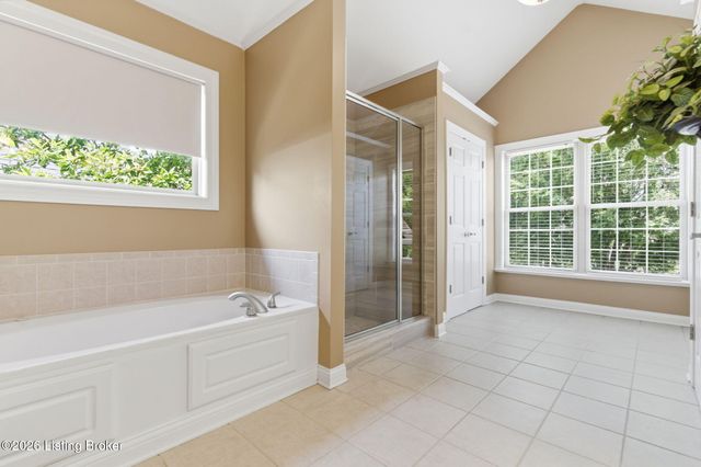 11037 Perwinkle Ln, Louisville, KY 40291