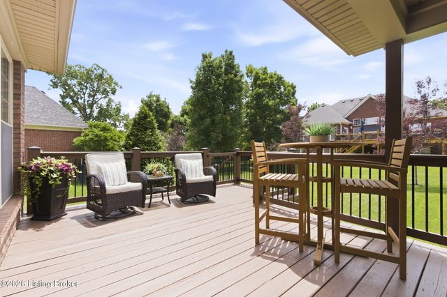 11037 Perwinkle Ln, Louisville, KY 40291