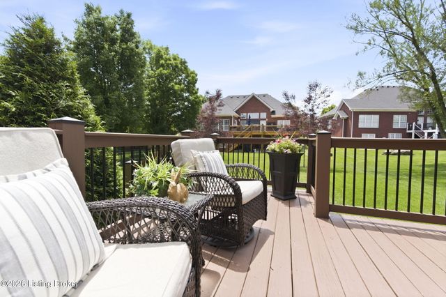 11037 Perwinkle Ln, Louisville, KY 40291