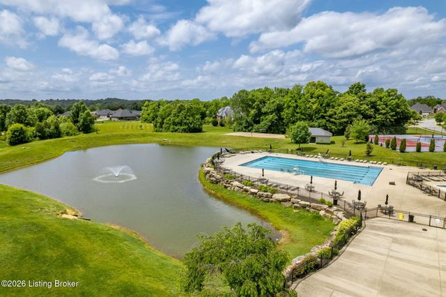 11037 Perwinkle Ln, Louisville, KY 40291