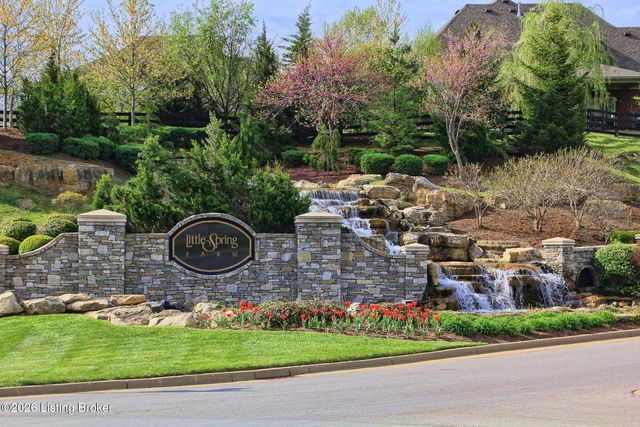 11037 Perwinkle Ln, Louisville, KY 40291
