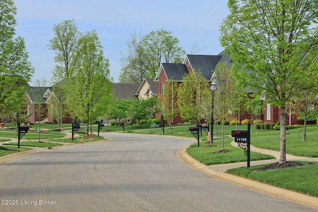 11037 Perwinkle Ln, Louisville, KY 40291