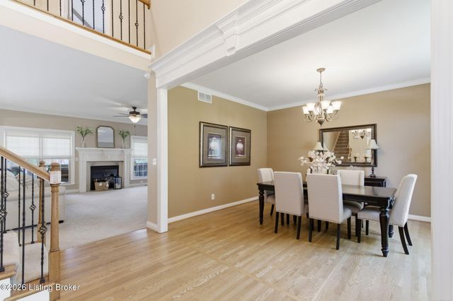 11037 Perwinkle Ln, Louisville, KY 40291