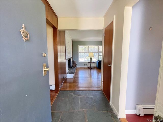 48 Old Town Lane, Huntington, NY 11743