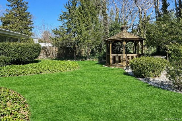 48 Old Town Lane, Huntington, NY 11743