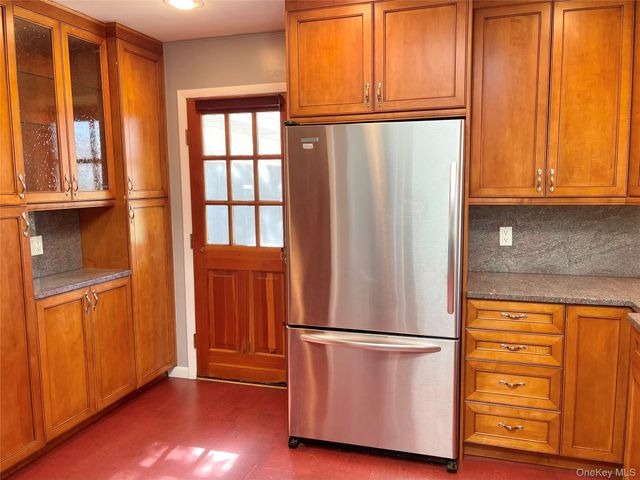 48 Old Town Lane, Huntington, NY 11743