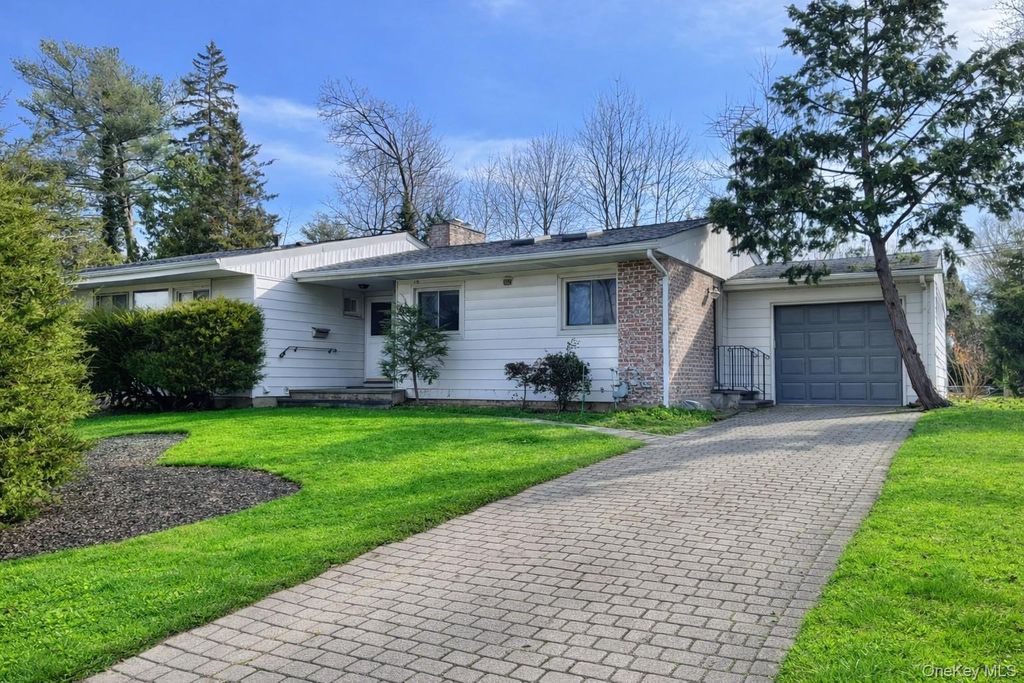 48 Old Town Lane, Huntington, NY 11743