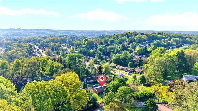 417 Peters Dr, Shaler, PA 15116