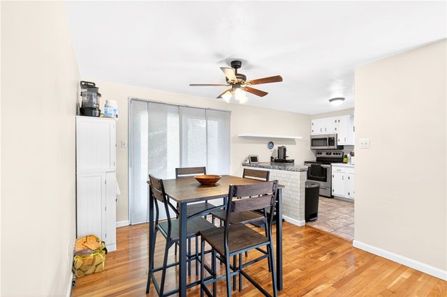417 Peters Dr, Shaler, PA 15116