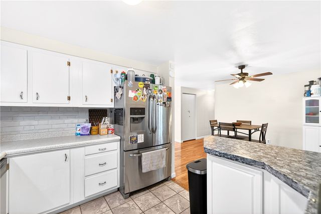 417 Peters Dr, Shaler, PA 15116