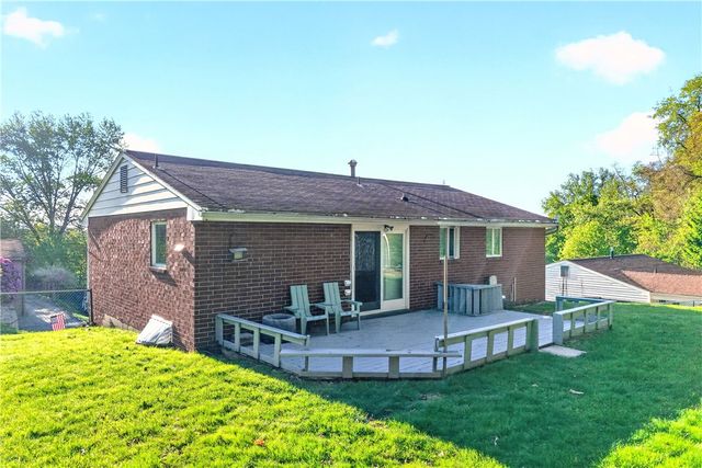 417 Peters Dr, Shaler, PA 15116