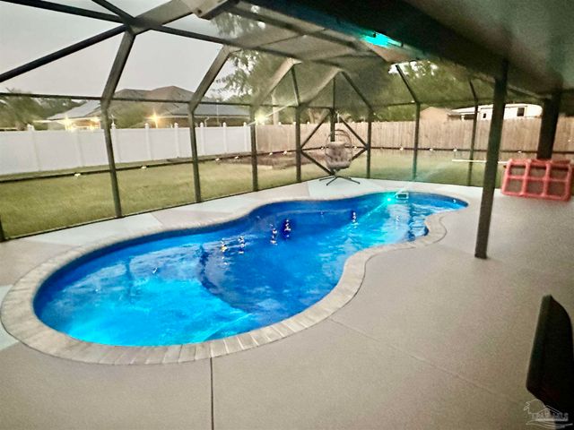 2924 Sundance Ln, Cantonment, FL 32533