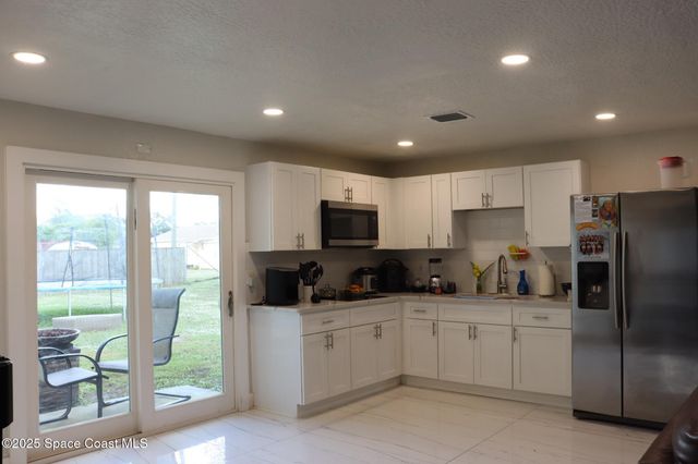 363 Royal Street SE, Palm Bay, FL 32909