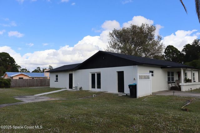 363 Royal Street SE, Palm Bay, FL 32909