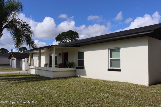 363 Royal Street SE, Palm Bay, FL 32909