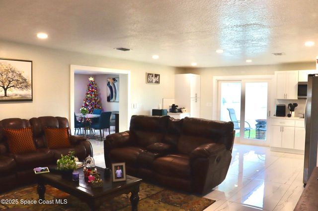 363 Royal Street SE, Palm Bay, FL 32909