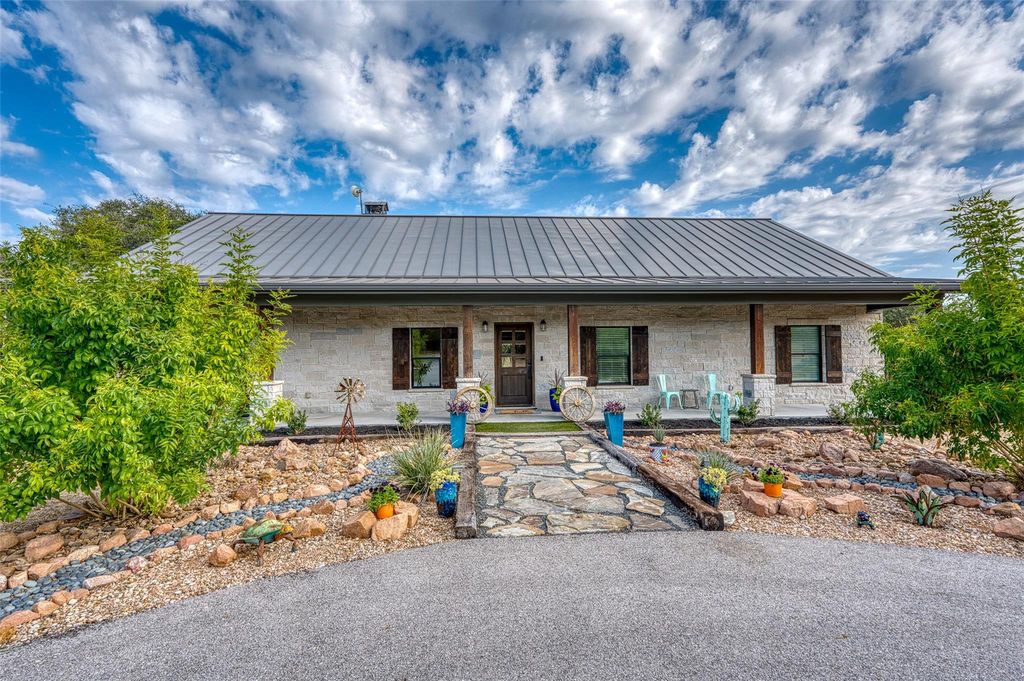 105 Keystone RDG, Buchanan Dam, TX 78609