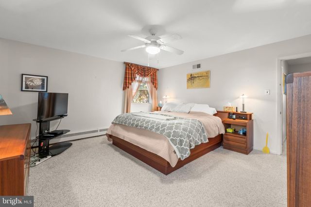 406 GRAISBURY AVE, Haddonfield, NJ 08033