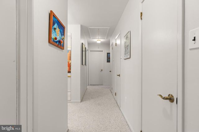 406 GRAISBURY AVE, Haddonfield, NJ 08033