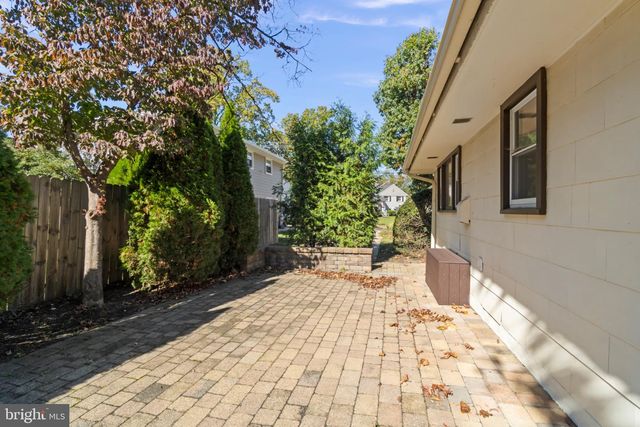 406 GRAISBURY AVE, Haddonfield, NJ 08033