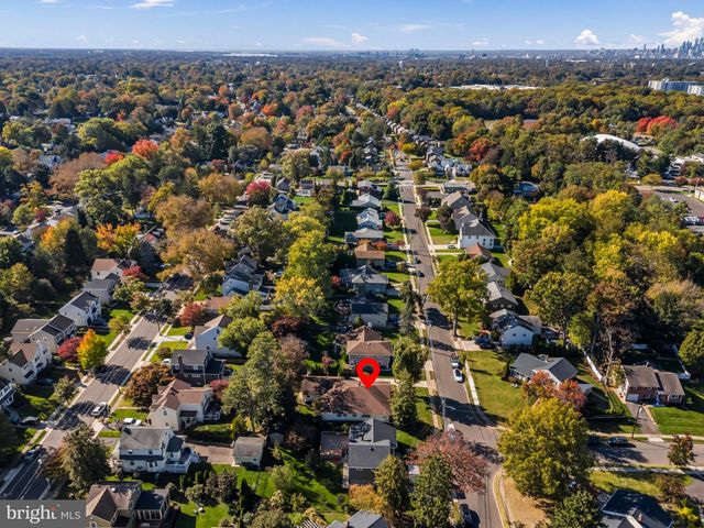 406 GRAISBURY AVE, Haddonfield, NJ 08033