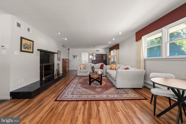 406 GRAISBURY AVE, Haddonfield, NJ 08033