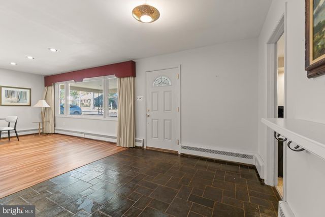 406 GRAISBURY AVE, Haddonfield, NJ 08033