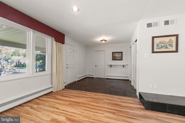 406 GRAISBURY AVE, Haddonfield, NJ 08033