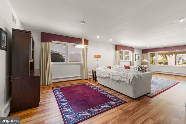406 GRAISBURY AVE, Haddonfield, NJ 08033